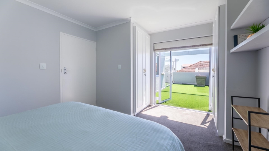 2 Bedroom Property for Sale in Sea Point Western Cape